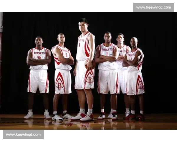 NBA新赛季风云再起球星交易动态与争冠格局全面解析前瞻深度报道 NBA新赛季风云再起球星交易动态与争冠格局全面解析前瞻深度报道