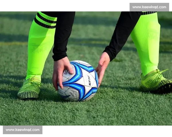 高清流畅足球赛事直播APP下载畅享实时精彩对决全程不漏每一球 - 副本 (14) - 副本